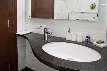 Oyo Premium Pitampura Hotel New Delhi Luaran gambar