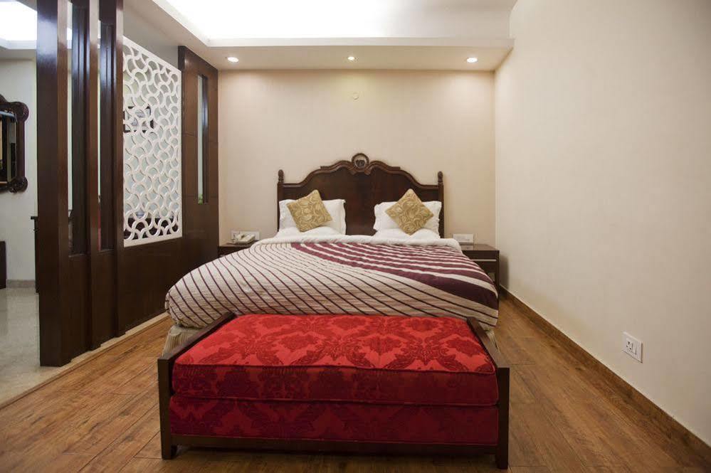 Oyo Premium Pitampura Hotel New Delhi Luaran gambar